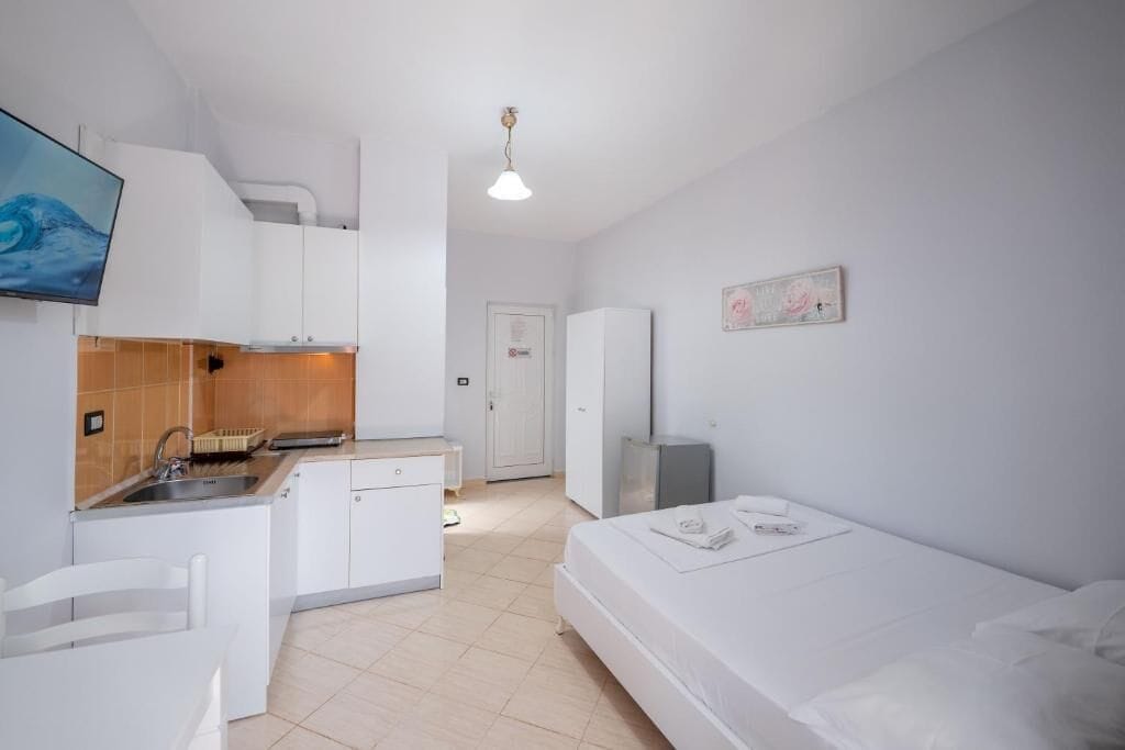 Double Room, Balcony | Free WiFi