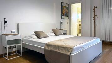 3 Schlafzimmer, Schreibtisch, BĂŒgeleisen/BĂŒgelbrett, kostenloses WLAN