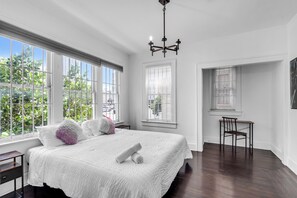 2 Schlafzimmer, Schreibtisch, Bügeleisen/Bügelbrett, kostenloses WLAN