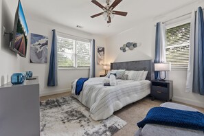 3 slaapkamers, een bureau, een strijkplank/strijkijzer, gratis wifi