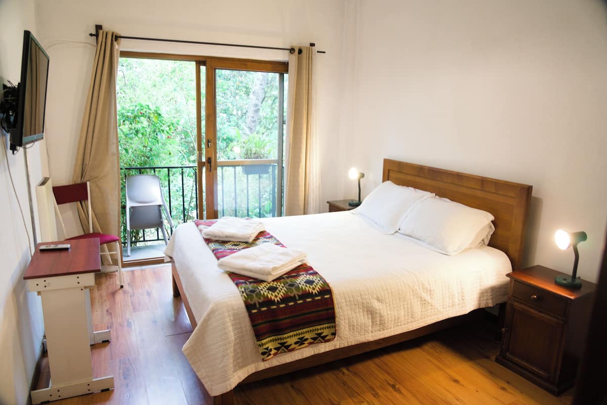 Standard Apartment, River View | Down comforters, WiFi (free), bed sheets