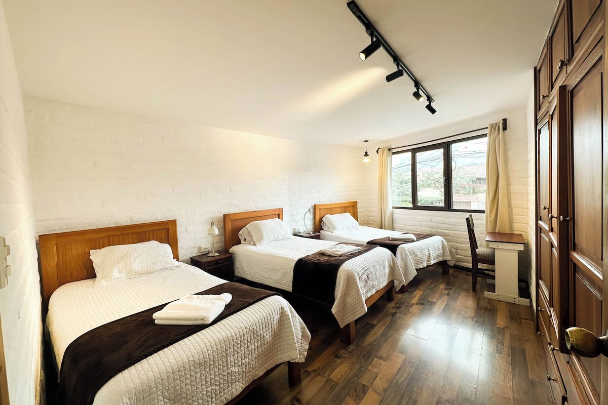 Cubrecamas, wifi gratis y ropa de cama 