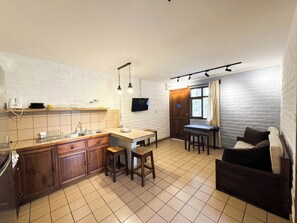 Standard-Apartment, Mehrere Betten, Gartenblick | Eigene Küche