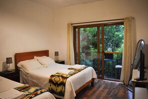 Classic Apartment, River View | Down comforters, free WiFi, bed sheets - Apartamentos Otorongo (Cuenca)