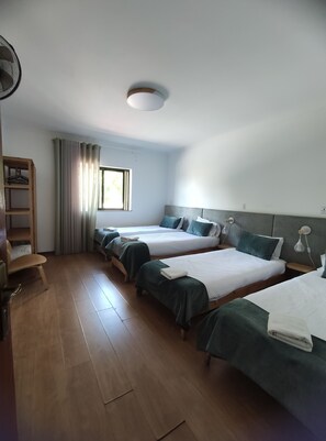 Shared Dormitory, Mixed Dorm | Free WiFi, bed sheets