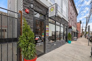 Exterior detail - Luxury and Chic 2BR/2BA Apt just Minutes to NYC & Hoboken (Jersey City)