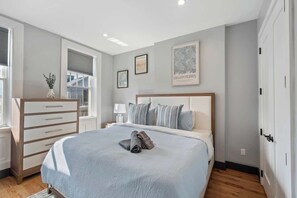 2 dormitorios, tabla de planchar con plancha, cuna de viaje y wifi