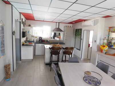 Villa with pool open veranda 40m2 5minutes downtown 5km from the sea