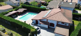 Villa with pool open veranda 40m2 5minutes downtown 5km from the sea