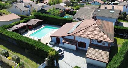 villa avec piscine véranda ouverte 40m2 5minutes centre ville 5km de la mer
