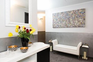 Interior - Brunelleschi Luxury Holidays (Rome)