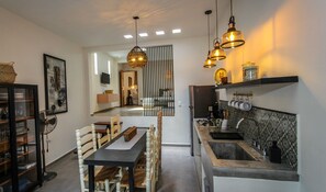Apartment, Veranda | Eigene Küche | Kühlschrank, Mikrowelle, Ofen, Herdplatte