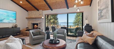 Smart TV, fireplace, books, stereo