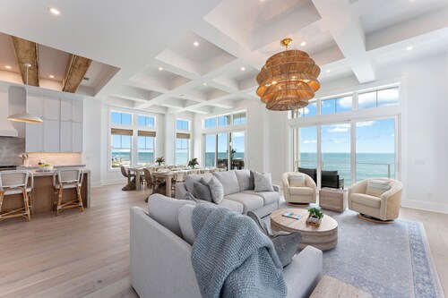 6 bd/5.5 ba designer coastal oasis w/ private pool - Sleeps 18 on North CSB