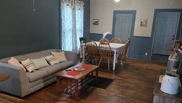 Una Smart TV, libros