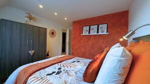 2 chambres, lit de bébé portatif, Wi-Fi, literie fournie