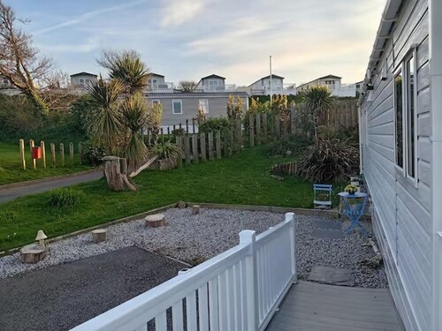 Poppy's Retreat - Lodge in the Valley of Porth