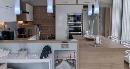Poppy's Retreat - Lodge in the Valley of Porth