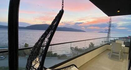 Sunny Hill Residence Apartment with Sea View 10