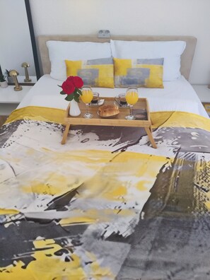 1 bedroom, free WiFi, bed sheets - Apartment Nidal -450 m from Old Town - Quiet & Central -Free Parking + Wi-Fi (Sarajevo)