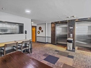 Interior - ES326 Super Cute Village Studio Condo Slope View (Snowshoe)