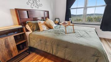 1 slaapkamer, een bureau, gratis wifi, beddengoed