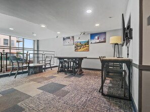 Dining - ES326 Super Cute Village Studio Condo Slope View (Snowshoe)