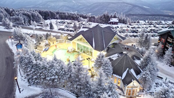 Exterior - ES326 Super Cute Village Studio Condo Slope View (Snowshoe)