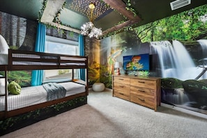 6 bedrooms, iron/ironing board, WiFi, bed sheets
