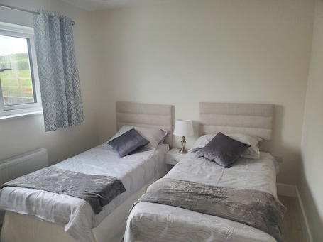 Apartment | 2 bedrooms, iron/ironing board, free WiFi, bed sheets