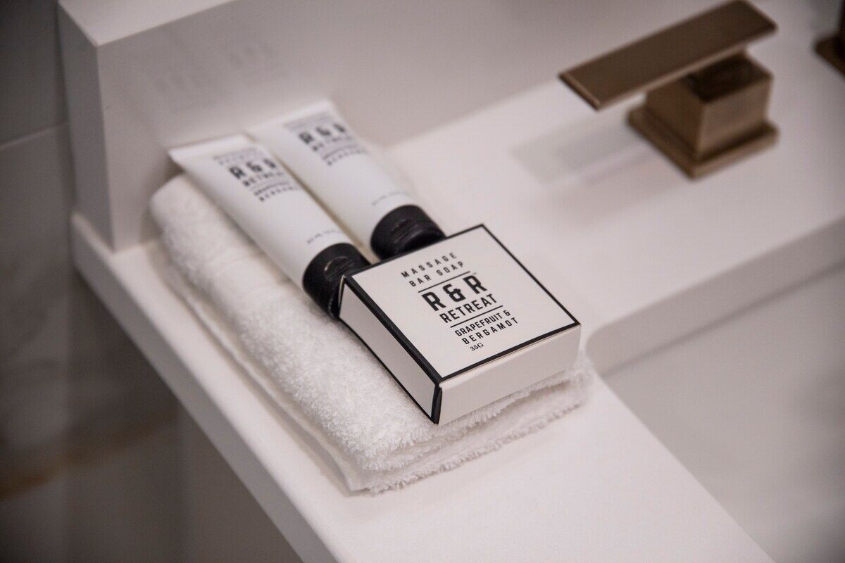 Bathroom amenities