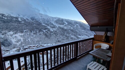 Méribel, Altitude 1600, Location appartement de 80 M2 avec skis aux pieds
