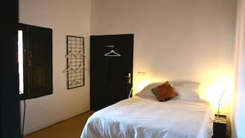 1 bedroom, desk, free WiFi, bed sheets