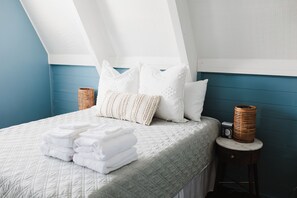 3 soverom, skrivebord, wi-fi (inkludert) og sengetøy