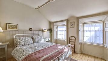 3 bedrooms, individually decorated, individually furnished, free WiFi