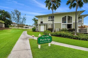 コンドミニアム ベッド (複数台) (Kona Sea Ridge#A4) | 外観