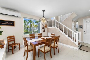 コンドミニアム ベッド (複数台) (Kona Sea Ridge#A4) | レストラン