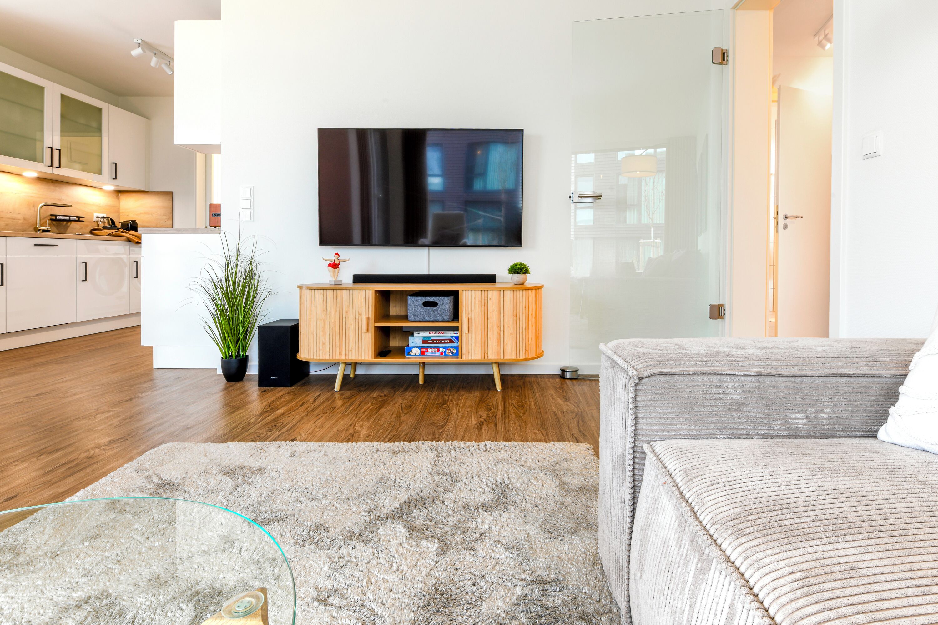 Télévision, livres, chaîne hi-fi