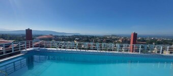 Sweet Bargain Hotel
