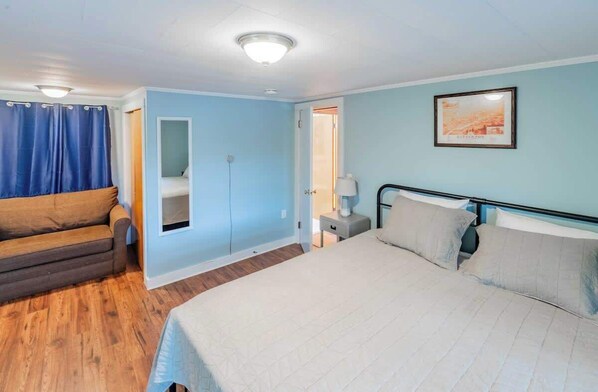 3 bedrooms, travel cot, WiFi, bed sheets