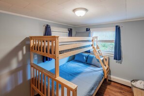 3 bedrooms, WiFi, bed sheets