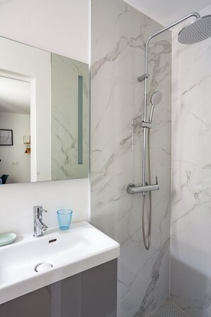 Doppelzimmer | Badezimmer