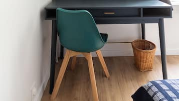 Herbergi með tvíbreiðu rúmi | Ókeypis þráðlaus nettenging
