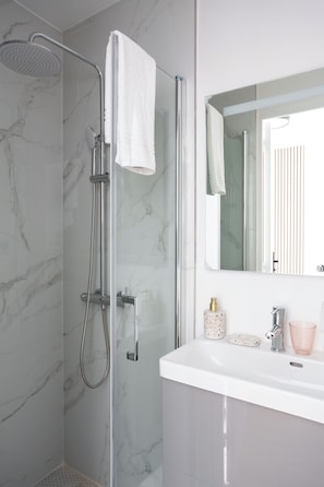 Double Room | Bathroom