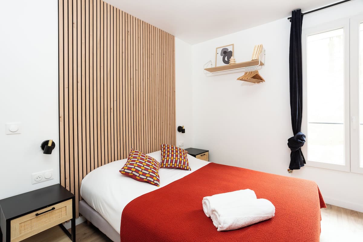 Double Room (Red) | Free WiFi