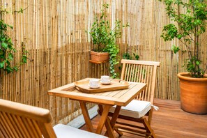 Studio Deluxe, vue sur la cour intérieure | Terrasse/patio
