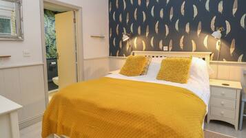 1 bedroom, individually decorated, individually furnished, free WiFi