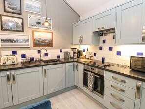 Cookware/dishes/utensils