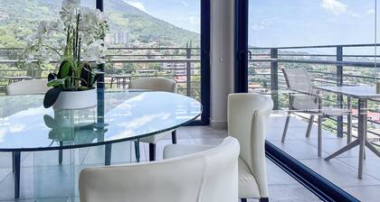 Corner view of Volcano and City, 3BR • Stunning Views • 45 Min to Beach