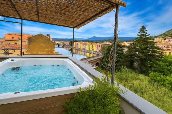 Luxe kamer, uitzicht op rivier | Terras